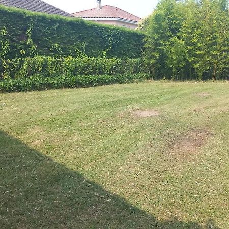 Maison Spacieuse Avec Un Terrain Casseneuil Zewnętrze zdjęcie