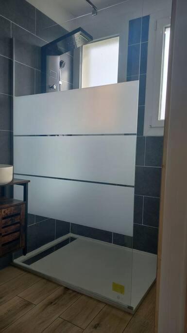 Maison Spacieuse Avec Un Terrain Casseneuil Zewnętrze zdjęcie